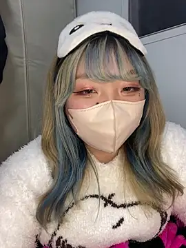 YUNA-yuna online show from 12-27-24, 03:37