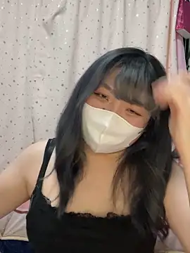 YUNA-yuna online show from 02-13-25, 01:59