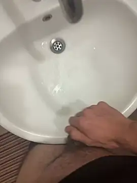 Snapshot of denizli18 chatting on 12-18-24, 07:30 denizli18 online show from 12-18-24, 07:30