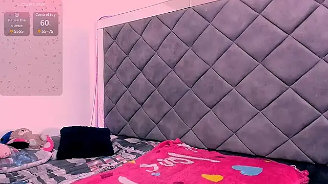 Nellyhills online show from 11-23-25, 06:08