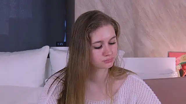 Snapshot of EllieHayes chatting on 09-08-25, 02:16 EllieHayes online show from 09-08-25, 02:16