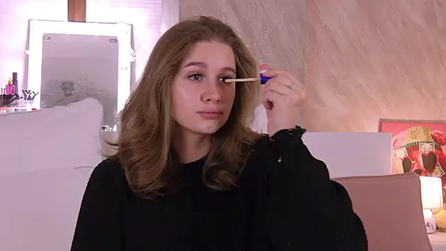 Snapshot of EllieHayes chatting on 10-05-25, 04:38 EllieHayes online show from 10-05-25, 04:38