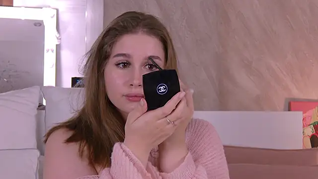 Snapshot of EllieHayes chatting on 11-03-25, 05:03 EllieHayes online show from 11-03-25, 05:03