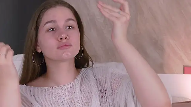 EllieHayes online show from 04-11-26, 09:30