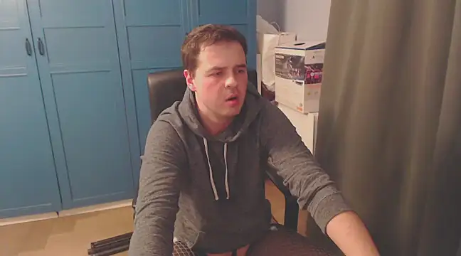 Snapshot of CuteMan33 chatting on 12-24-24, 02:54 CuteMan33 online show from 12-24-24, 02:54