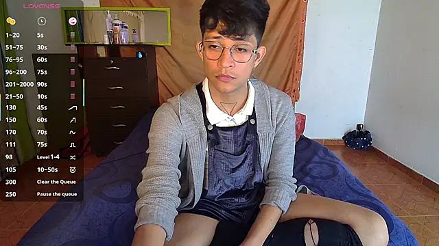 Snapshot of Sweet_c4mer0n chatting on 09-24-25, 03:32 Sweet c4mer0n online show from 09-24-25, 03:32