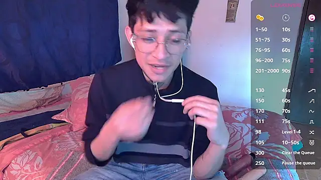 Snapshot of Sweet_c4mer0n chatting on 10-17-25, 09:06 Sweet c4mer0n online show from 10-17-25, 09:06