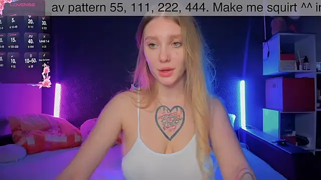 AliceMilman online show from 03-08-25, 01:14