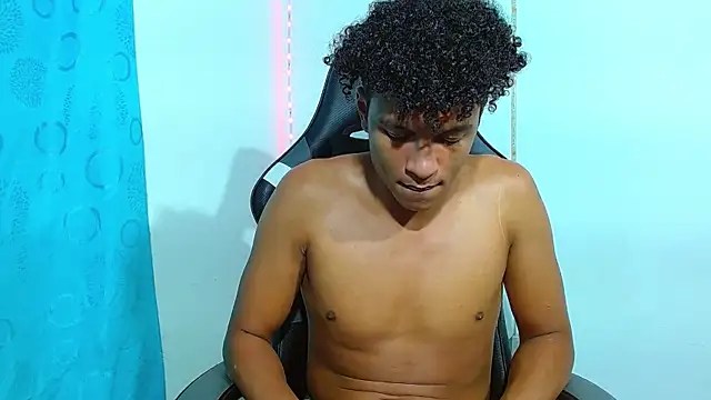 Snapshot of Black_Diamon_ chatting on 02-06-25, 10:59 Black Diamon online show from 02-06-25, 10:59