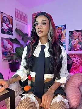 Snapshot of babylinsie chatting on 09-28-25, 04:40 babylinsie online show from 09-28-25, 04:40