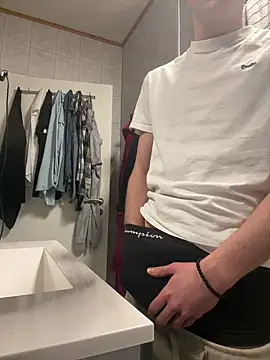 Snapshot of Jamie_2006 chatting on 12-09-24, 04:26 Jamie 2006 online show from 12-09-24, 04:26