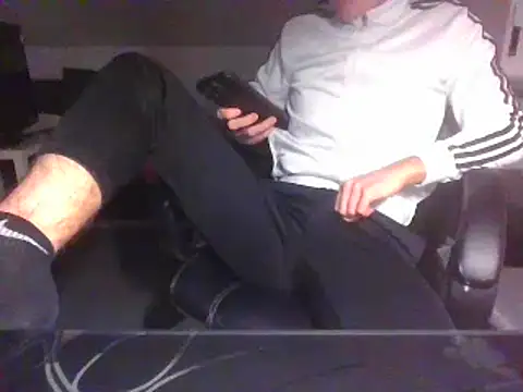 Snapshot of Jamie_2006 chatting on 01-15-25, 11:30 Jamie 2006 online show from 01-15-25, 11:30