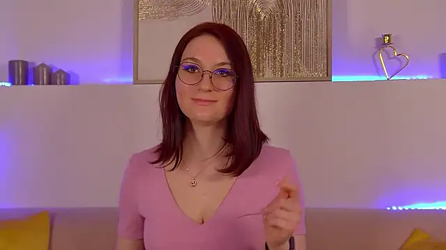 VictoriaArdern online show from 03-12-25, 07:28