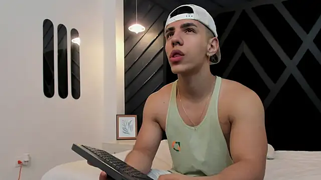 Flynn Riider online show from 02-07-25, 11:34