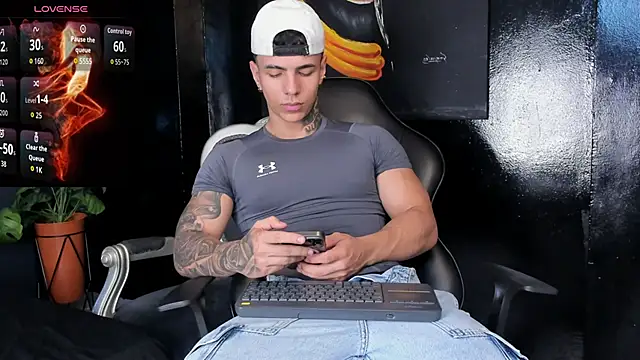 Flynn Riider online show from 11-13-25, 05:23