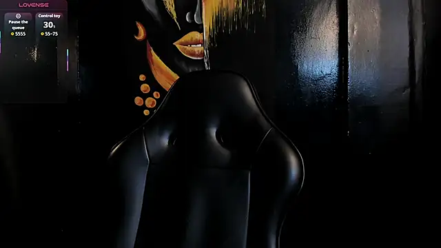 Snapshot of Flynn_Riider chatting on 12-17-25, 06:47 Flynn Riider online show from 12-17-25, 06:47