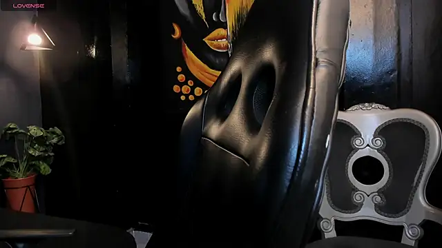 Snapshot of Flynn_Riider chatting on 12-19-25, 06:26 Flynn Riider online show from 12-19-25, 06:26