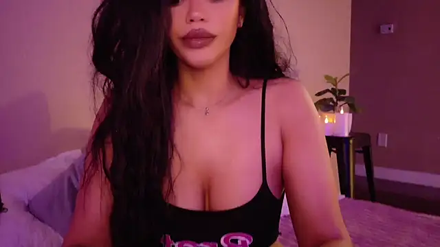 Snapshot of MayaIndica chatting on 03-08-25, 09:28 MayaIndica online show from 03-08-25, 09:28