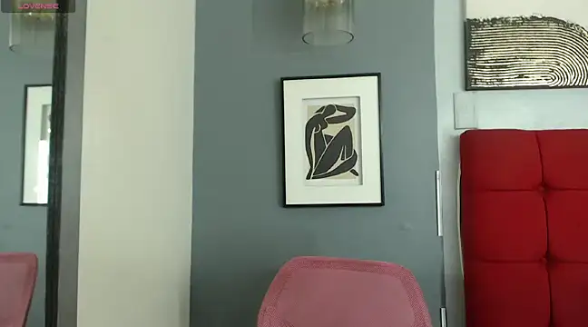 Snapshot of _Natassia_Dreams chatting on 12-12-24, 08:32 Natassia Dreams online show from 12-12-24, 08:32