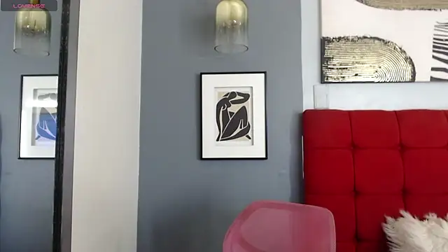 Snapshot of _Natassia_Dreams chatting on 01-25-25, 08:53 Natassia Dreams online show from 01-25-25, 08:53