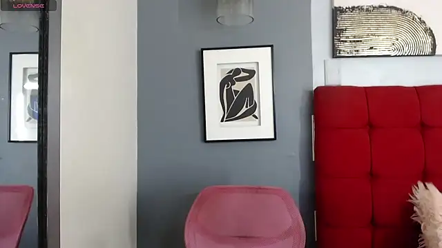 Snapshot of _Natassia_Dreams chatting on 02-09-25, 12:49 Natassia Dreams online show from 02-09-25, 12:49