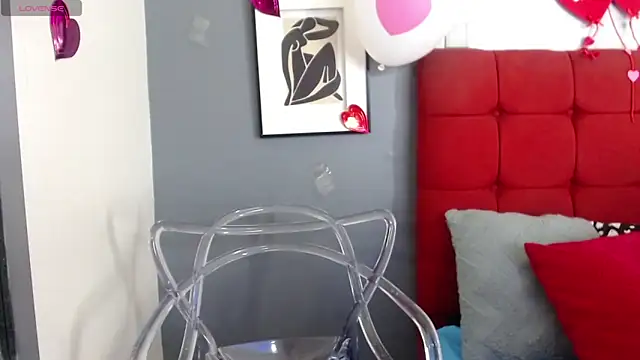 Snapshot of _Natassia_Dreams chatting on 02-16-25, 01:14 Natassia Dreams online show from 02-16-25, 01:14