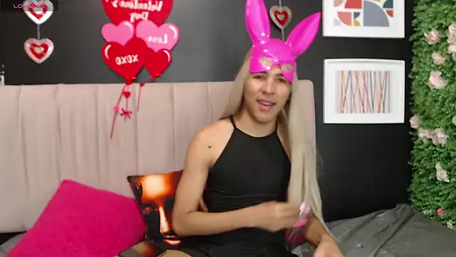 Snapshot of _Natassia_Dreams chatting on 02-21-25, 08:27 Natassia Dreams online show from 02-21-25, 08:27