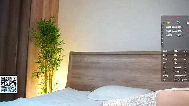 WiloneEsse online show from 10-19-25, 03:23