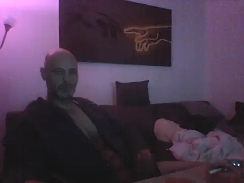 Snapshot of Avamereandmikel chatting on 10-29-25, 02:58 Avamereandmikel online show from 10-29-25, 02:58