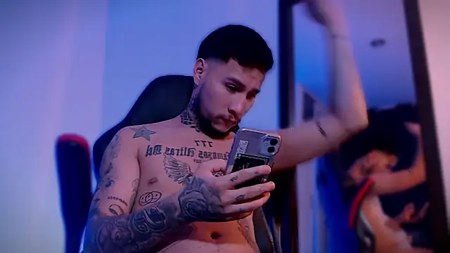 Junihn0 online show from 09-12-25, 08:53