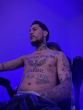 Junihn0 online show from 10-14-25, 10:32