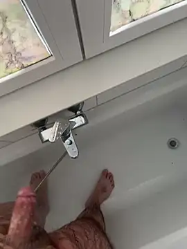 Snapshot of Loco42- chatting on 01-04-25, 02:35 Loco42- online show from 01-04-25, 02:35