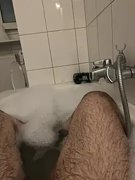 Snapshot of Loco42- chatting on 01-09-25, 06:57 Loco42- online show from 01-09-25, 06:57