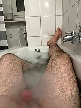 Snapshot of Loco42- chatting on 11-21-25, 01:26 Loco42- online show from 11-21-25, 01:26