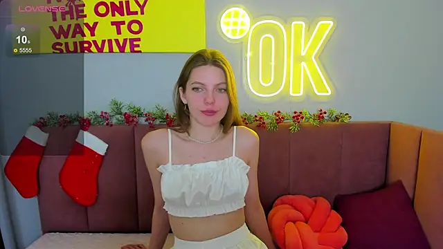 marie reyes  online show from 12-19-24, 01:39