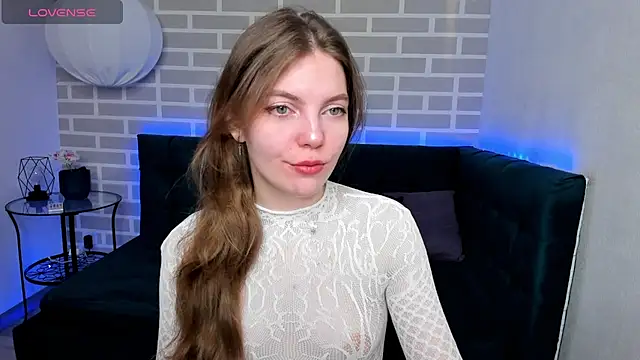 marie reyes  online show from 10-11-25, 01:38