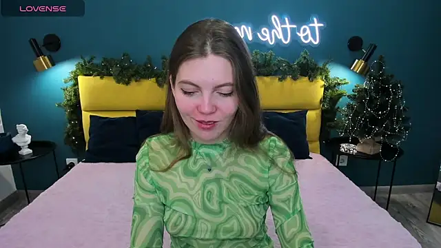 marie reyes  online show from 12-20-25, 02:29