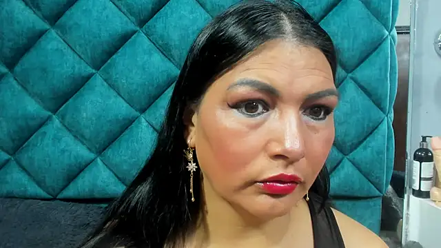 Snapshot of PENELOPELEWISs chatting on 11-17-25, 01:55 PENELOPELEWISs online show from 11-17-25, 01:55