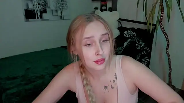 LinaTruly online show from 12-12-24, 07:15