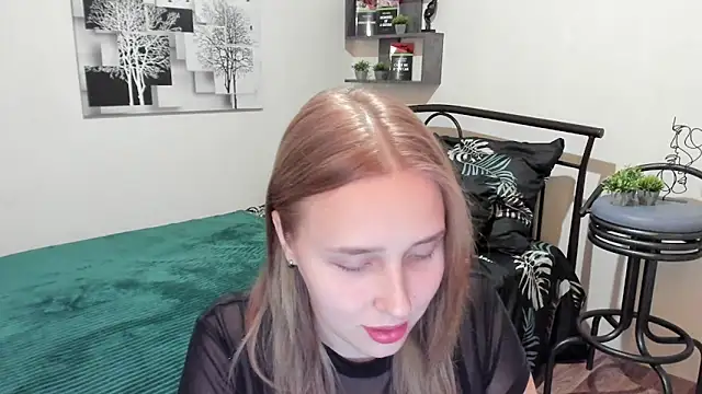 LinaTruly online show from 01-18-25, 12:24