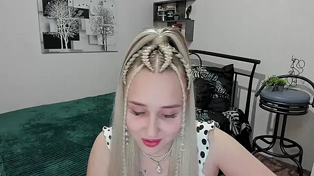 LinaTruly online show from 02-19-25, 08:31