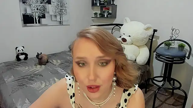 LinaTruly online show from 03-20-25, 12:19