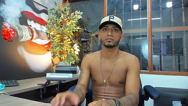 Snapshot of Robin_Rief chatting on 01-27-25, 07:03 Robin Rief online show from 01-27-25, 07:03