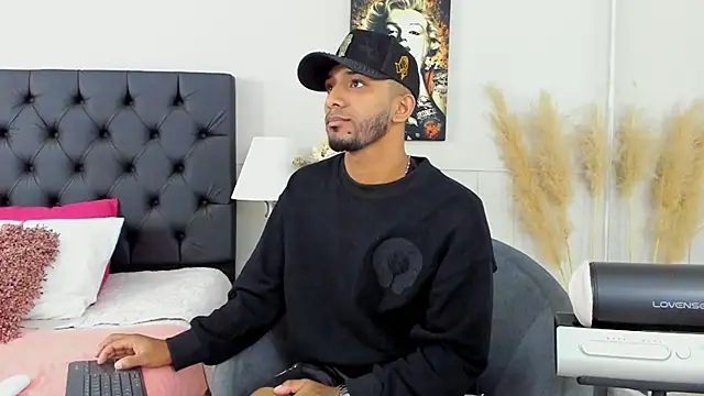 Snapshot of Robin_Rief chatting on 03-11-25, 09:45 Robin Rief online show from 03-11-25, 09:45