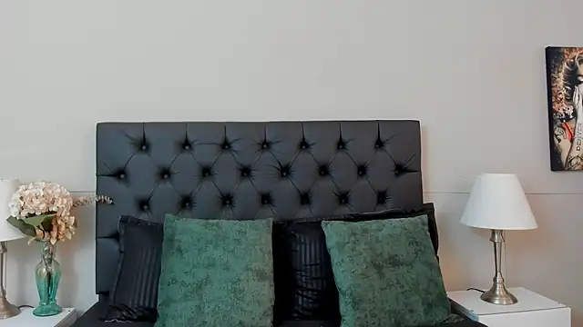 Snapshot of Robin_Rief chatting on 09-27-25, 03:44 Robin Rief online show from 09-27-25, 03:44