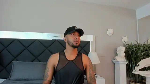 Robin Rief online show from 11-18-25, 03:34