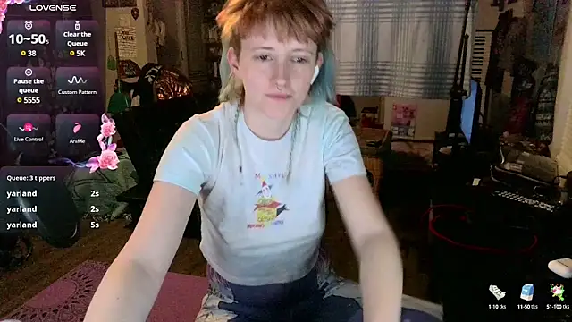 Snapshot of _hellostormy_ chatting on 02-10-25, 08:42 hellostormy online show from 02-10-25, 08:42