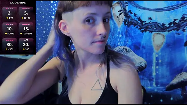 Snapshot of _hellostormy_ chatting on 09-15-25, 03:56 hellostormy online show from 09-15-25, 03:56