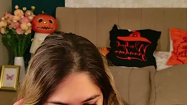 Teresa Stane online show from 10-29-25, 05:20