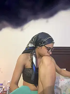 Snapshot of 1prettygem chatting on 01-14-25, 03:22 1prettygem online show from 01-14-25, 03:22